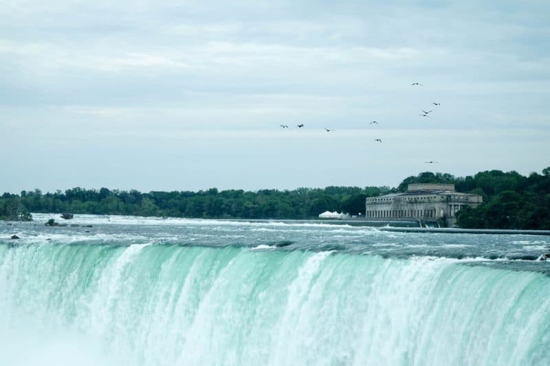 How not to see Niagara Falls