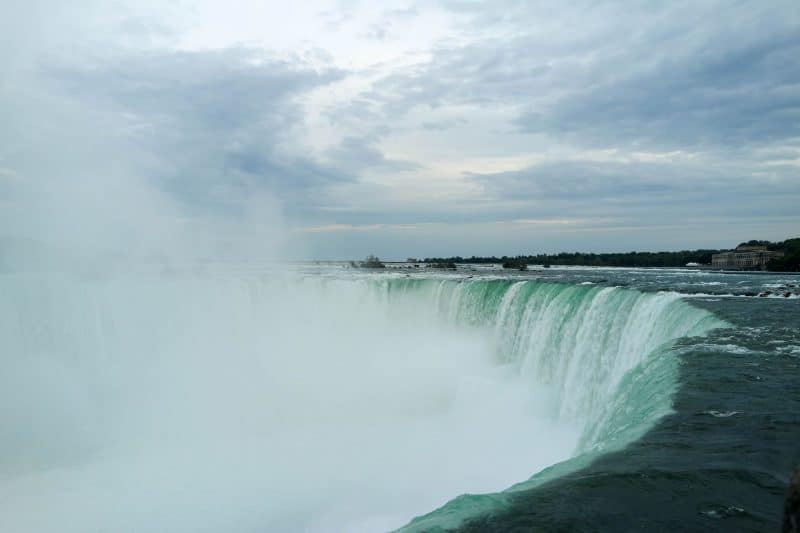 How not to see Niagara Falls
